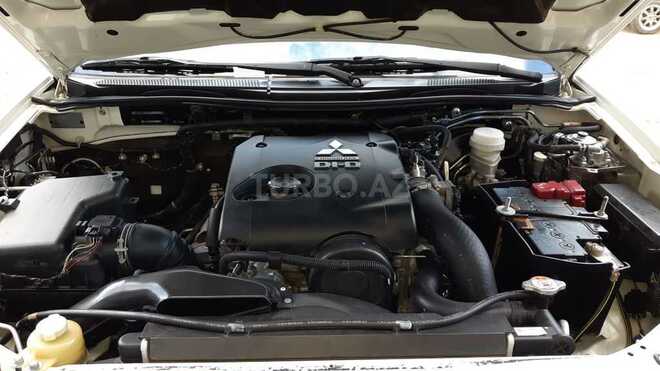 Mitsubishi L200 2015, 110,464 km - 2.5 l - Bakı
