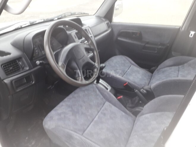 Mitsubishi Pajero io 2002, 195,000 km - 2.0 l - Sumqayıt