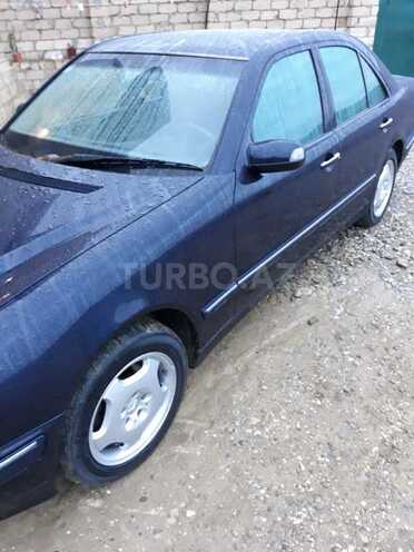 Mercedes E 240 2000, 232,000 km - 2.6 l - Bakı