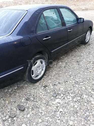 Mercedes E 240 2000, 232,000 km - 2.6 l - Bakı