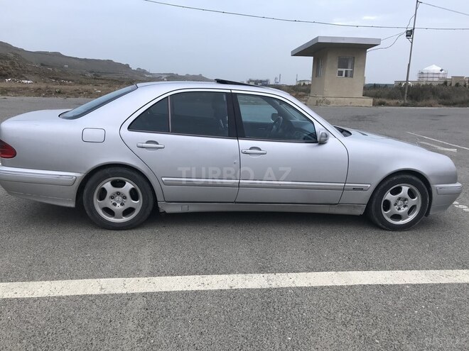 Mercedes E 240 2001, 280,000 km - 2.6 l - Bakı