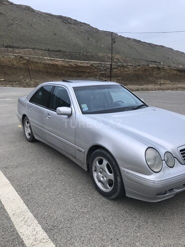 Mercedes E 240 2001, 280,000 km - 2.6 l - Bakı
