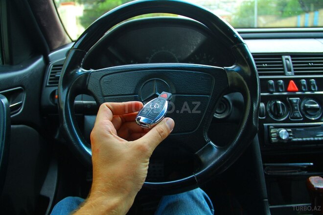 Mercedes C 230 1998, 256,542 km - 2.3 l - Bakı