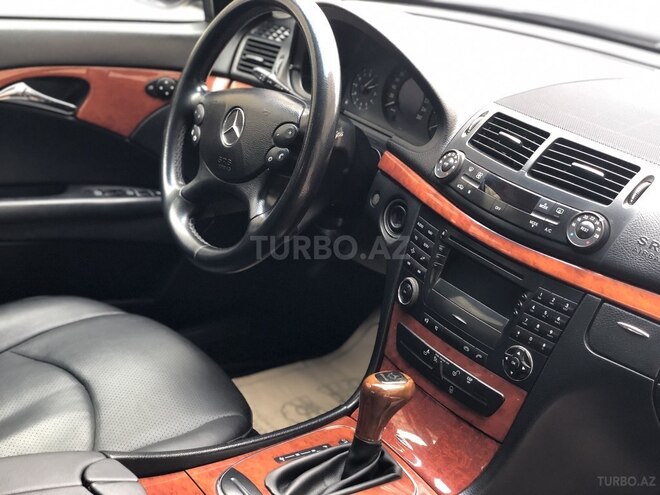 Mercedes E 220 2006, 294,000 km - 2.2 l - Bakı