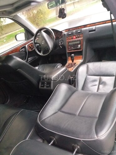 Mercedes E 320 2001, 355,000 km - 3.2 л - Bakı