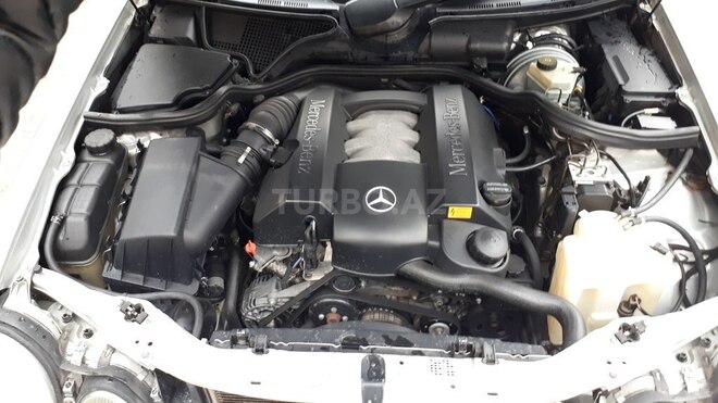 Mercedes E 240 2000, 320,560 km - 2.4 l - Bakı