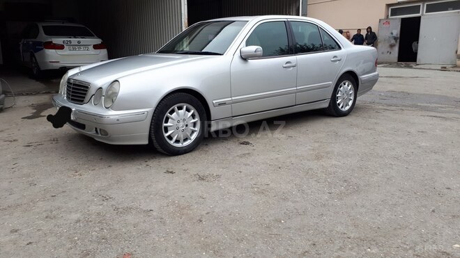 Mercedes E 240 2000, 320,560 km - 2.4 l - Bakı