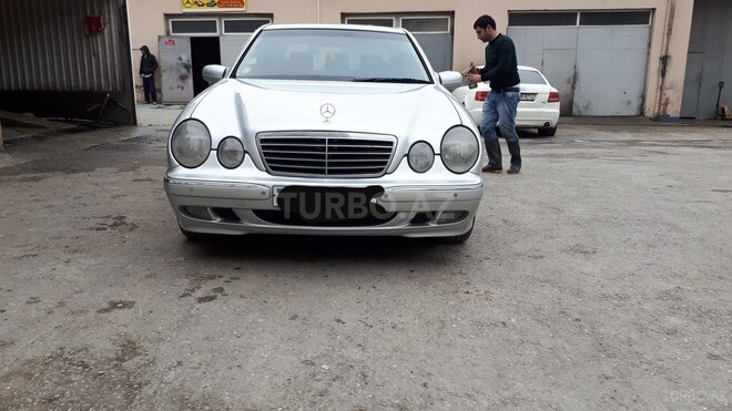 Mercedes E 240 2000, 320,560 km - 2.4 l - Bakı