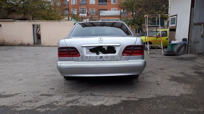 Mercedes E 240 2000, 320,560 km - 2.4 l - Bakı