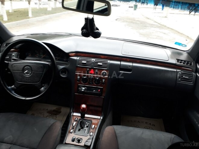Mercedes E 230 1997, 349,000 km - 1.6 l - Sumqayıt