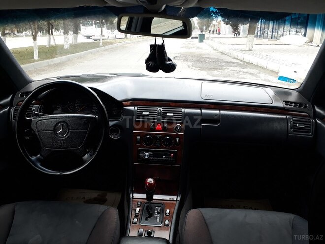 Mercedes E 230 1997, 349,000 km - 1.6 l - Sumqayıt