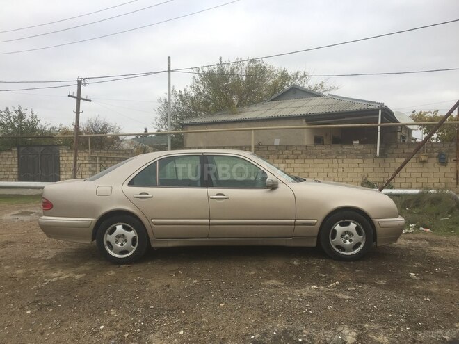 Mercedes E 240 2000, 327,000 km - 2.4 l - Bakı