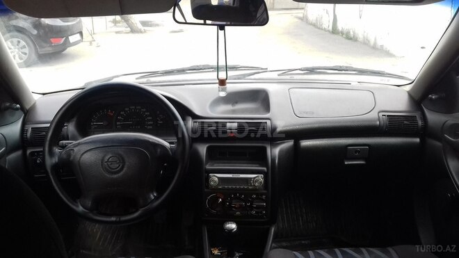 Opel Astra 1995, 401,368 km - 1.6 l - Bakı