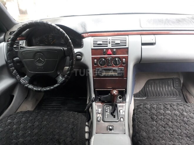 Mercedes E 200 1997, 258,000 km - 2.0 л - Sumqayıt