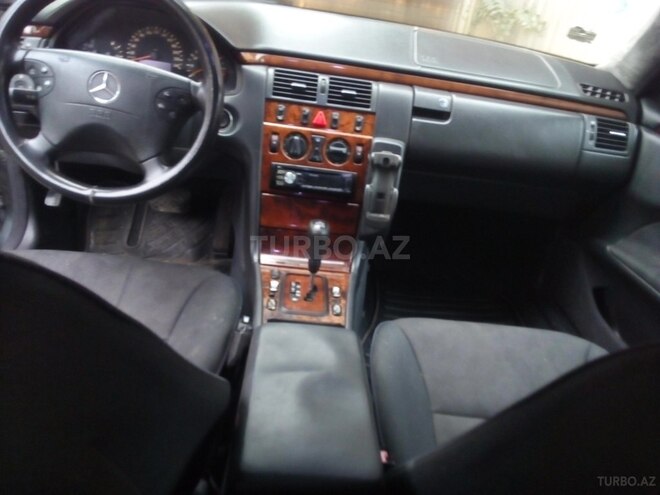 Mercedes E 240 1999, 265,000 km - 2.4 l - Bakı