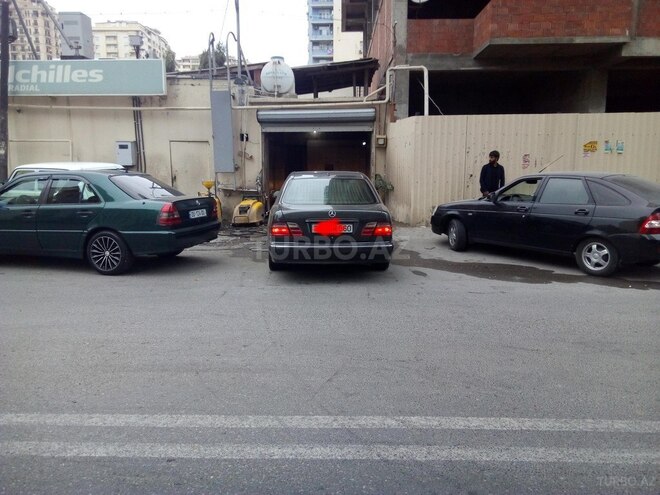 Mercedes E 240 1999, 265,000 km - 2.4 l - Bakı