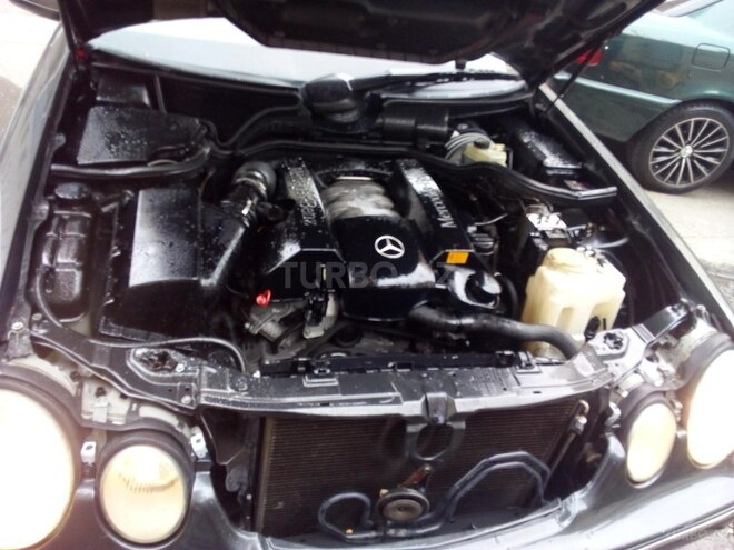 Mercedes E 240 1999, 265,000 km - 2.4 l - Bakı