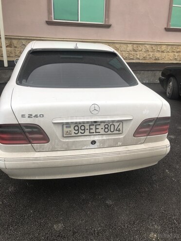 Mercedes E 240 2001, 198,000 km - 2.4 l - Bakı