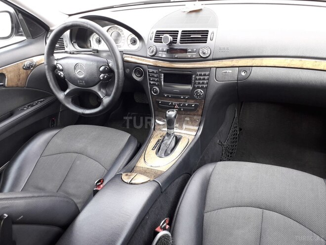 Mercedes E 220 2006, 301,000 km - 2.2 l - Bakı