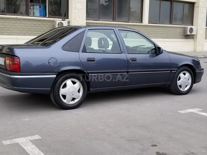 Opel Vectra 1995, 265,352 km - 1.8 l - Bakı