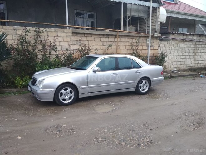 Mercedes E 240 2001, 334,385 km - 2.6 l - Xudat