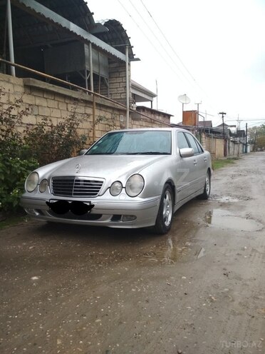 Mercedes E 240 2001, 334,385 km - 2.6 l - Xudat