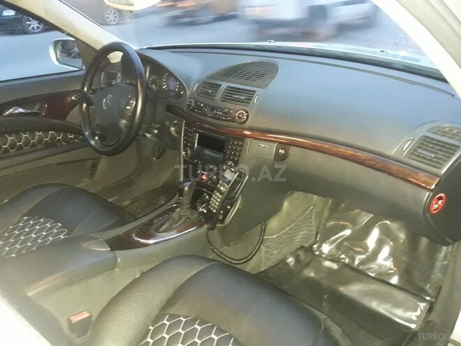Mercedes E 220 2004, 170,000 km - 2.2 л - Bakı