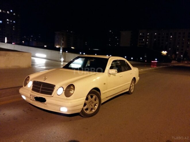 Mercedes E 220 1999, 527,000 km - 2.2 л - Bakı