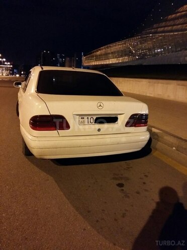Mercedes E 220 1999, 527,000 km - 2.2 л - Bakı
