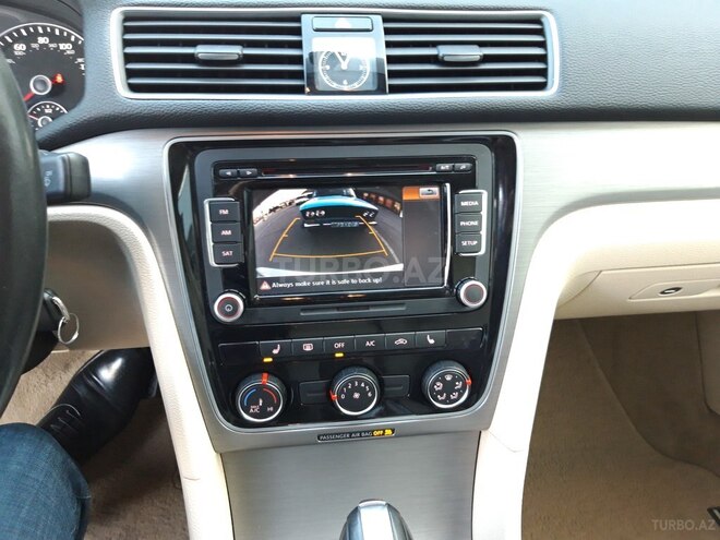 Volkswagen Passat 2014, 32,000 km - 1.8 l - Bakı