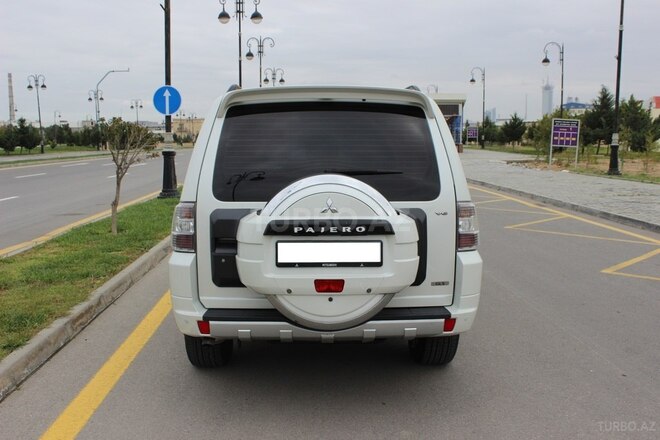 Mitsubishi Pajero 2007, 165,000 km - 3.0 l - Bakı