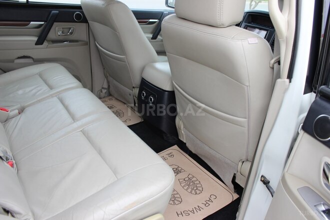Mitsubishi Pajero 2007, 165,000 km - 3.0 l - Bakı