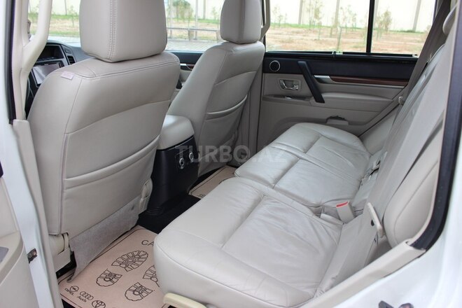 Mitsubishi Pajero 2007, 165,000 km - 3.0 l - Bakı