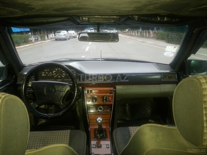 Mercedes E 200 1993, 369,741 km - 2.0 l - Sumqayıt