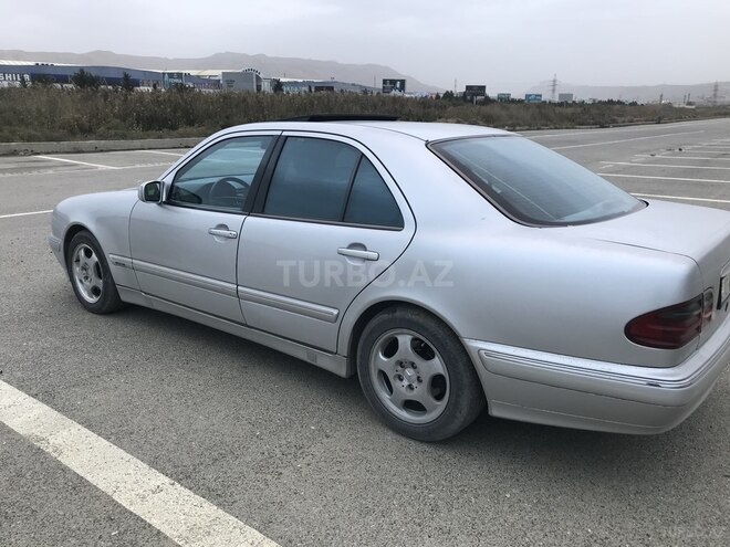 Mercedes E 240 2001, 280,000 km - 2.6 l - Bakı
