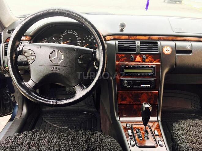 Mercedes E 220 2000, 352,000 km - 2.2 l - Bakı