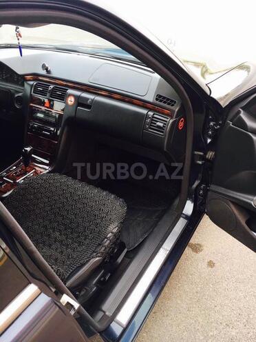 Mercedes E 220 2000, 352,000 km - 2.2 l - Bakı