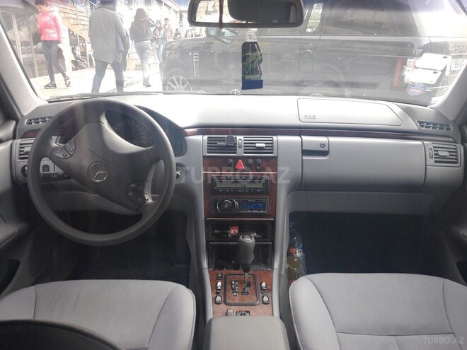 Mercedes E 220 2000, 248,000 km - 2.2 l - Bakı