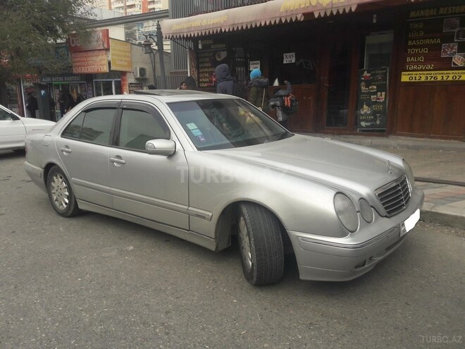 Mercedes E 220 2000, 248,000 km - 2.2 l - Bakı