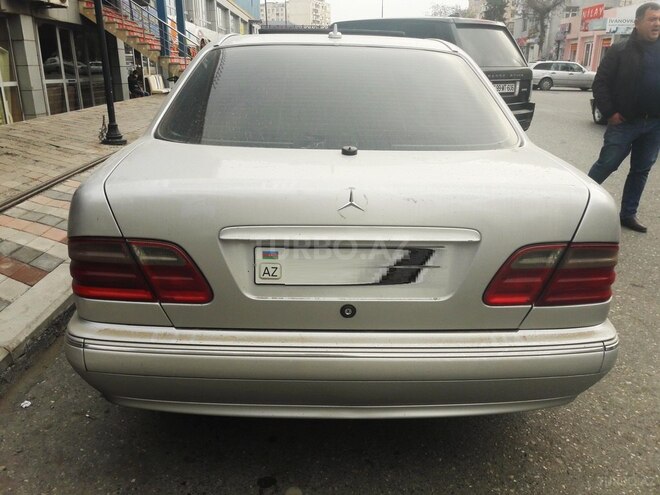 Mercedes E 220 2000, 248,000 km - 2.2 l - Bakı