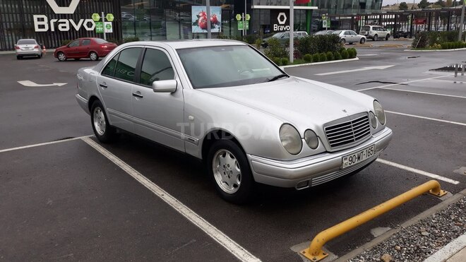 Mercedes E 230 1996, 215,000 km - 2.3 l - Bakı