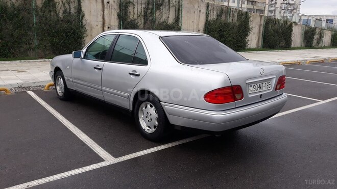 Mercedes E 230 1996, 215,000 km - 2.3 l - Bakı