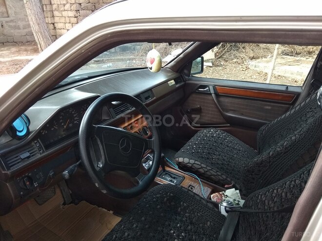 Mercedes E 250 1993, 325,523 km - 0.2 l - Bakı