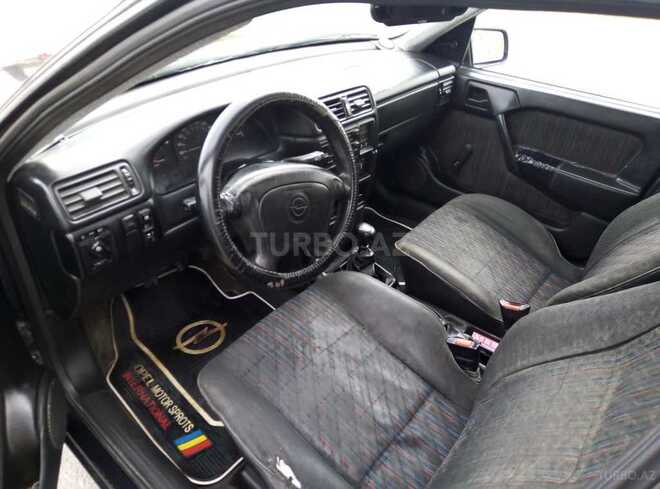 Opel Vectra 1993, 280,000 km - 1.6 л - Sumqayıt