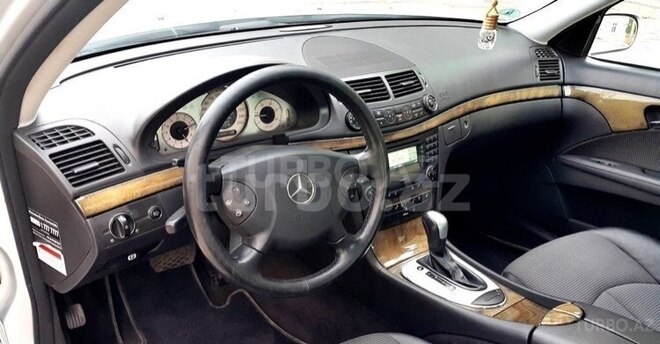 Mercedes E 220 2006, 291,000 km - 2.2 l - Bakı
