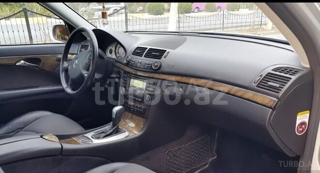 Mercedes E 220 2006, 291,000 km - 2.2 l - Bakı