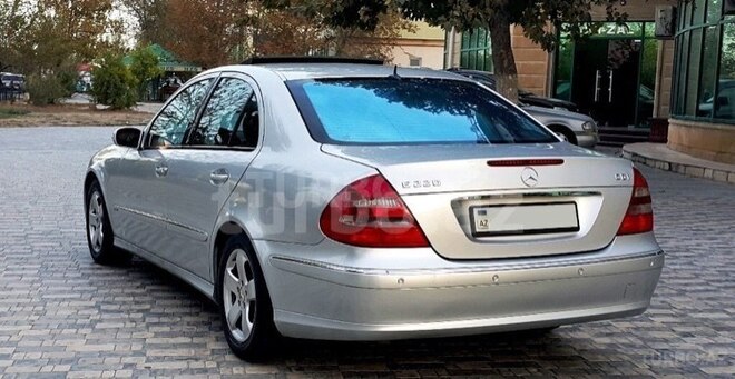 Mercedes E 220 2006, 291,000 km - 2.2 l - Bakı