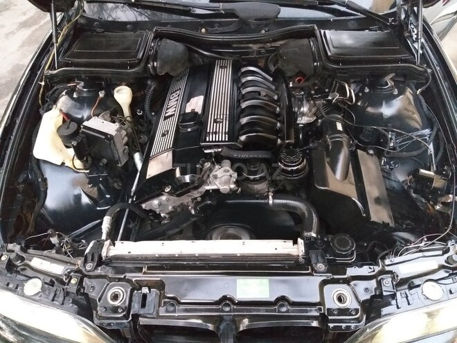 BMW 528 1997, 322,000 km - 2.8 l - Bakı