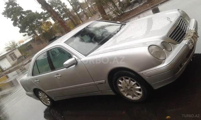 Mercedes E 240 2001, 250,500 km - 2.4 l - Bərdə