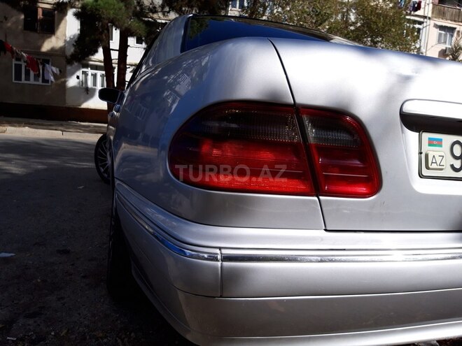 Mercedes E 270 2001, 250,705 km - 2.7 l - Sumqayıt